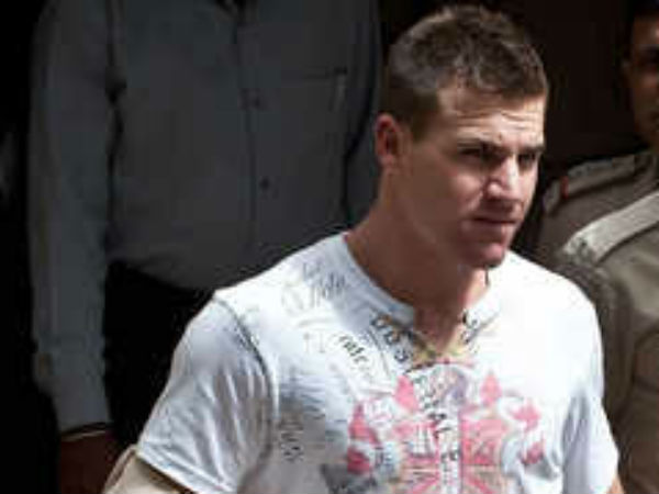 అమ్మాయిని వేధించాడని..