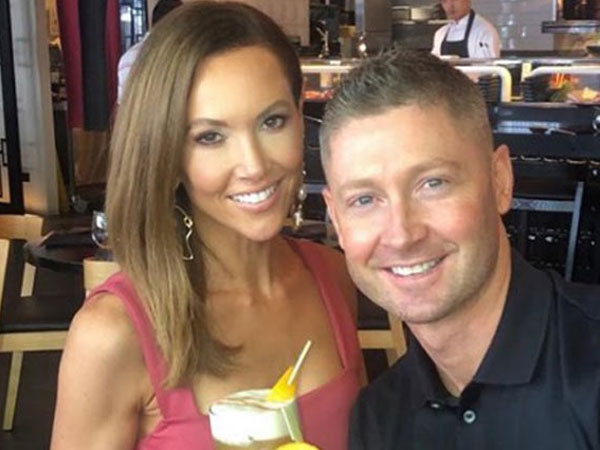 కుమార్తెను చూసుకోవడానికి