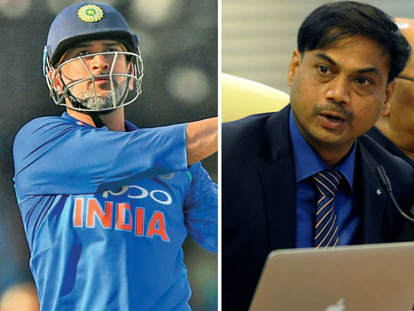 ధోనీకి వీరాభిమానిని: