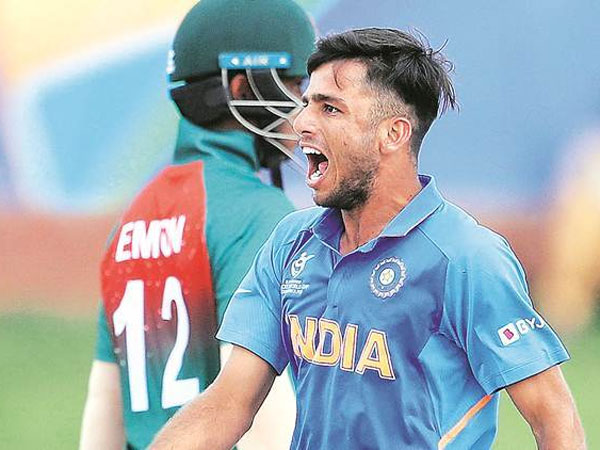 క్రికెట్‌ ఆడొద్దని చెప్పిన తండ్రి