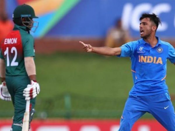 10 ఓవర్లు.. 30 పరుగులు.. నాలుగు వికెట్లు: