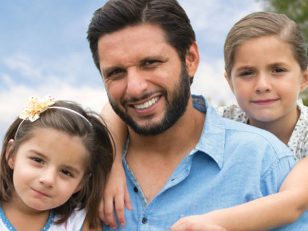  నెట్టింట్లో సెటైర్లు: