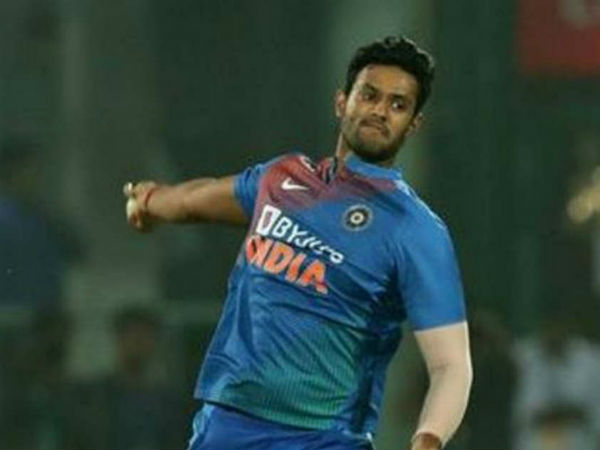 దూబే బౌలింగ్‌లో విధ్వంసం.. 