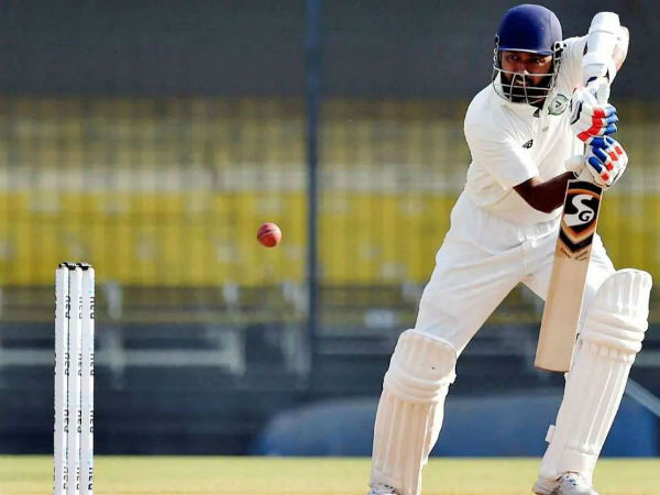 టెస్టుల్లో రెండు ద్విశతకాలు: