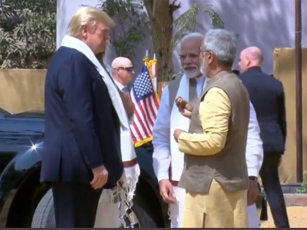 రెడ్‌ కార్పెట్ స్వాగతం: