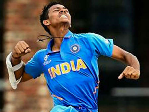  యశస్వి ఒంటరిపోరాటం: