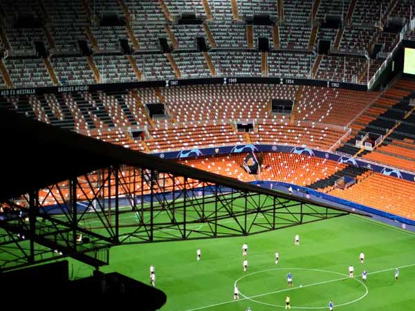 మ్యాచ్ చూసిన వారే బాధితులు..