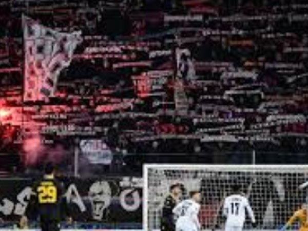 ప్రేక్షకుల్లేకుండా ఫుట్‌బాల్ మ్యాచ్‌లు..