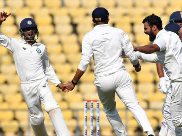 52 పరుగుల ఆధిక్యం..