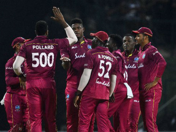 34 రన్స్ దూరంలో పొలార్డ్: