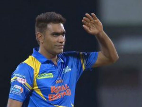  మెరిసిన మునాఫ్.. 