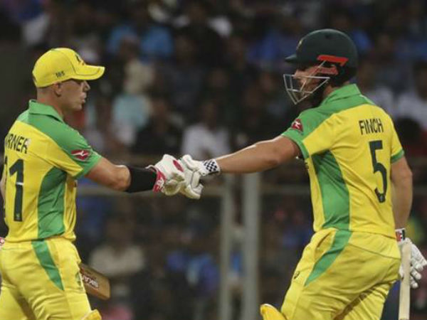 వార్న‌ర్‌, ఫించ్ అర్ధ సెంచ‌రీలు: