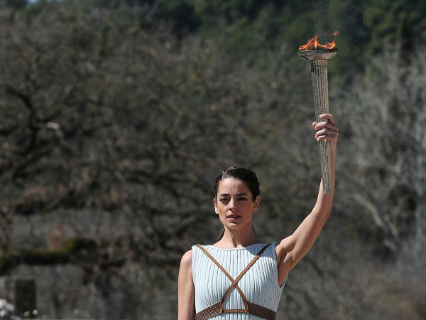 కరోనా దెబ్బకు.. సాదాసీదాగా..