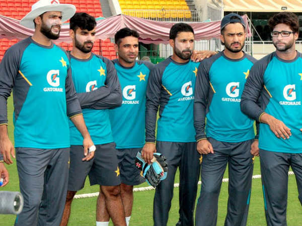 ప్రభుత్వానికి అండగా ఉండాలి: 