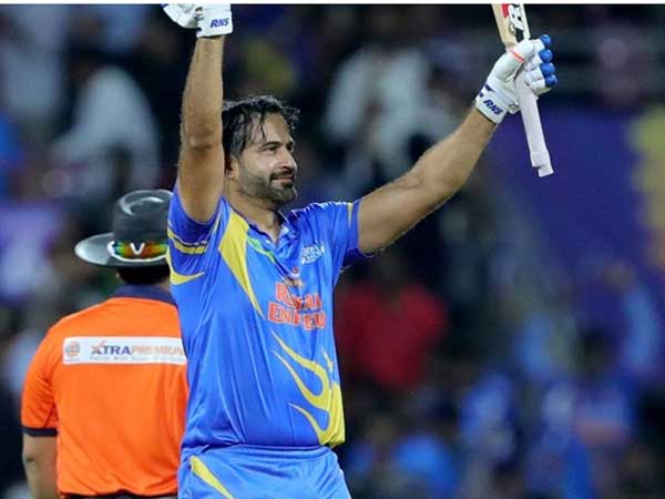 పఠాన్ సూపర్ ఫిఫ్టీ..