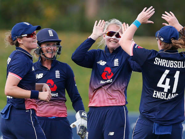 మహిళా క్రికెటర్లు సైతం: