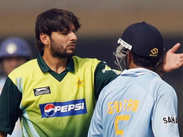 కోల్‌కతాకు రెండు టైటిల్స్‌: