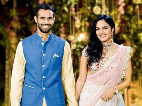 గేటు దూకి, గోడ ఎక్కి: