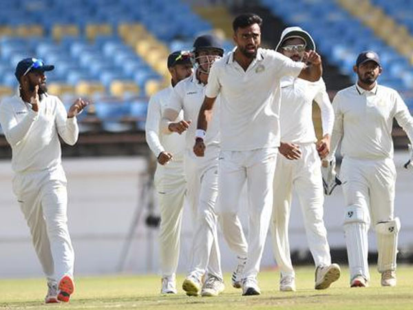 7 వికెట్లతో అద్భుత ప్రదర్శన