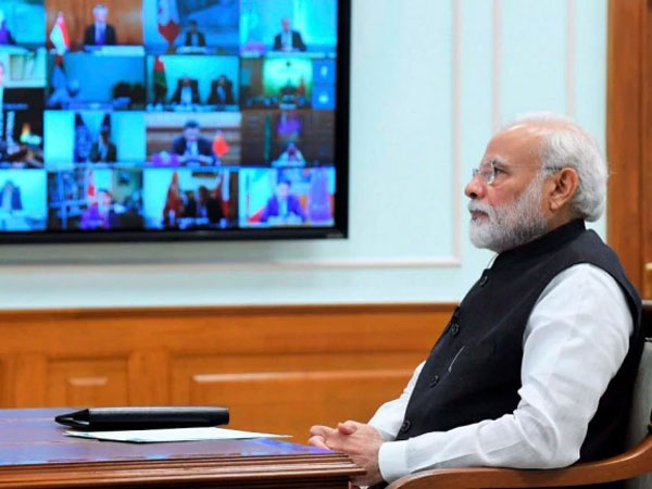 ముందుకొచ్చిన క్రీడాలోకం..