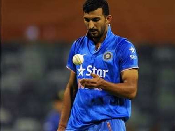 రిషి ధావన్‌కు జరిమానా