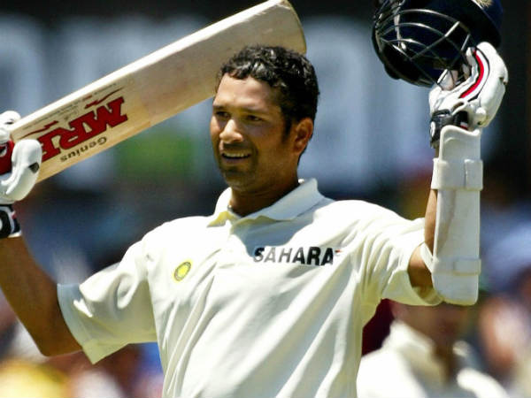  ఇబ్బందుల్లో ఉన్న వారిని ఆదుకోవాలి: 