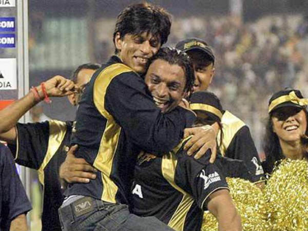 ఆ కౌగిలింత అతి మధురం..