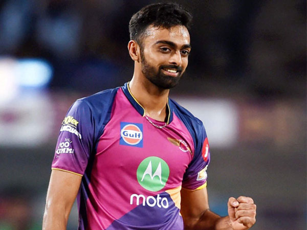 వేలంలో ఊహించ‌ని ధ‌ర