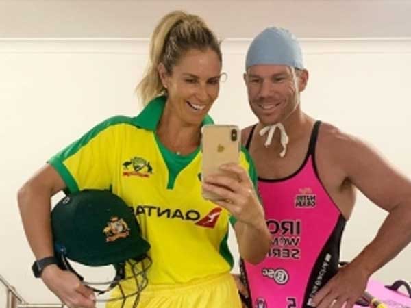 లేడీస్ స్విమ్ సూట్​లో​ వార్నర్..