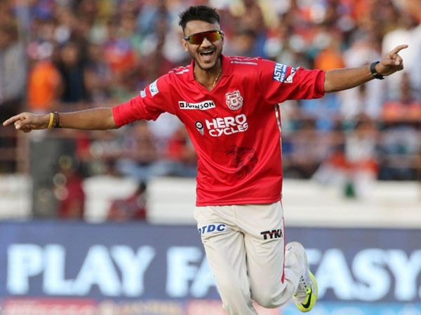 వేలంలో బయమేసింది