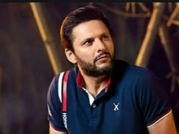 అఫ్రిది సేవకు యూవీ, భజ్జీ ఫిదా..