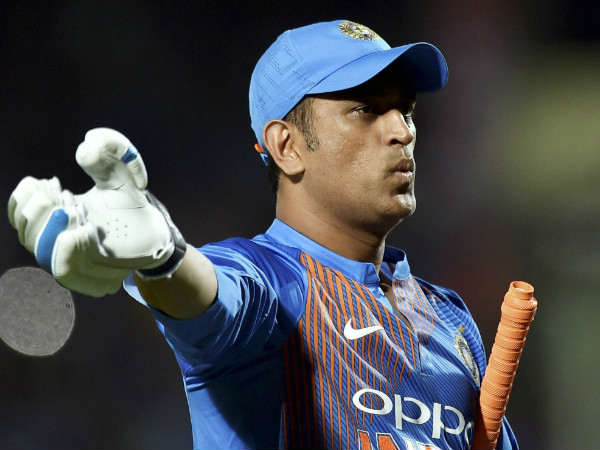 డైలమాలో ధోనీ క్రికెట్ భవిష్యత్తు: