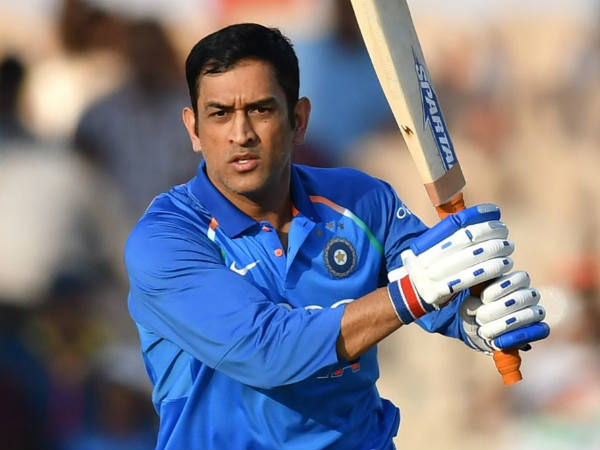  ధోనీకి ఆ హక్కు ఉంది..