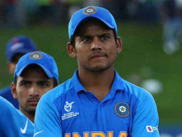 బౌలర్ ఎవరో చూడను: