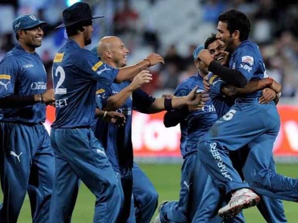 చివరి రెండు బంతులకు నాయర్, హర్భజన్: