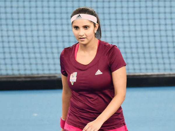 జాన్‌ను స్టాండ్స్‌లో ఉంచి గేమ్ ఆడిన సానియా: