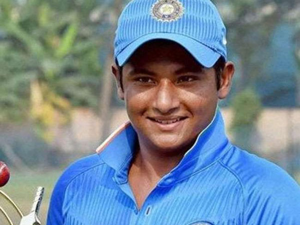 వలస కూలీలకు ఫుడ్ ప్యాకెట్స్..