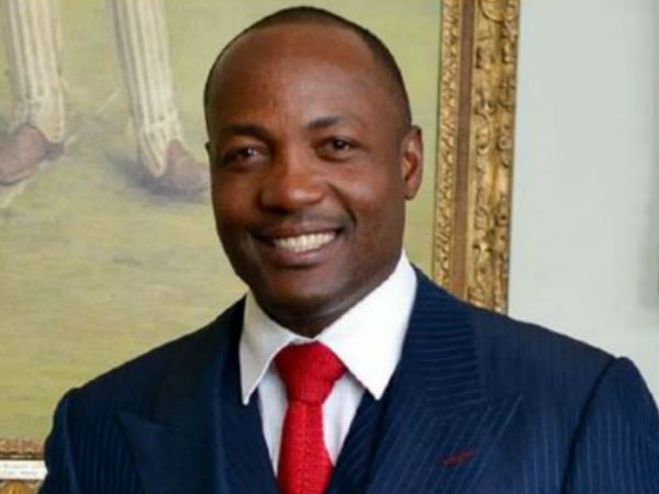 లారా సెంచరీ అద్భుతం: