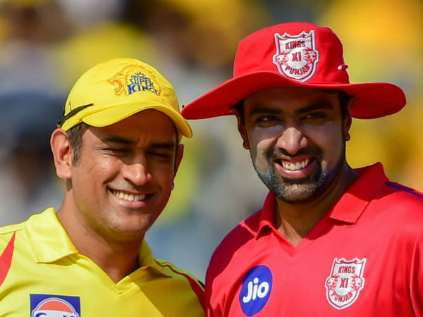 ఆరు బంతులు స్టేడియం బయటే: