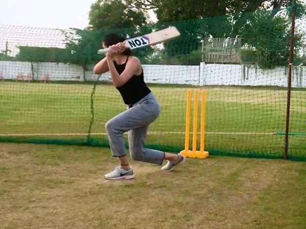 వెన్ను గాయంతో దూరం: