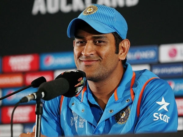 మూడు ఐసీసీ టైటిల్స్ నెగ్గిన ఏకైక కెప్టెన్ ధోనీ