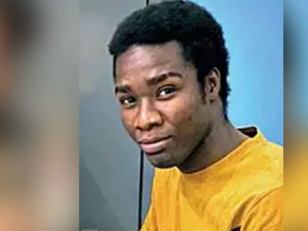 ఆదుకున్న మహారాష్ట్ర మంత్రి ఆదిత్య థాక్రే..