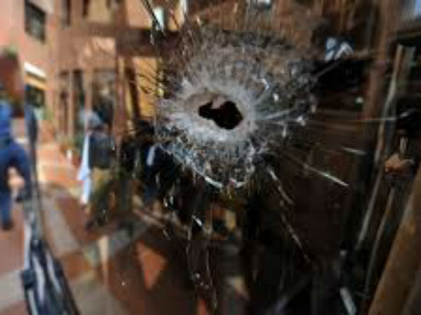  బుల్లెట్ తాకిందని రక్తం చిందిస్తూ..