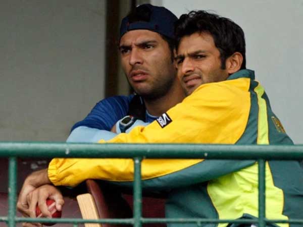 180 పరుగుల భారీ తేడాతో పాక్ విజయం