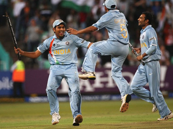 15 పరుగులతో విజయం..