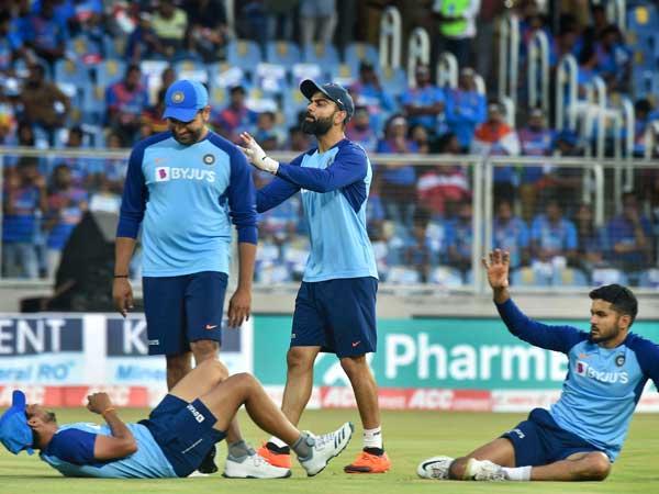 క్రికెటర్లంతా అండగా..