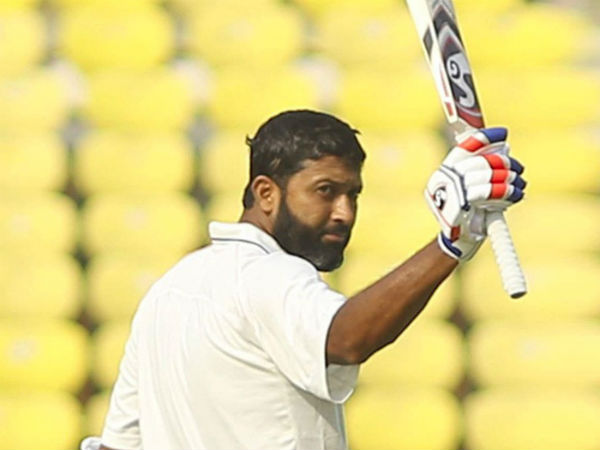 తొలి క్రికెటర్గా అరుదైన ఘనత: తొలి క్రికెటర్గా అరుదైన ఘనత: