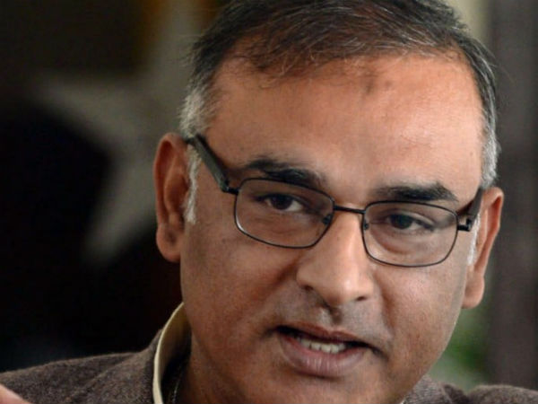  పెద్దల మాటను పట్టించుకోకుండా..