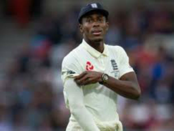  ఇంటికి వెళ్లి వచ్చిన ఆర్చర్