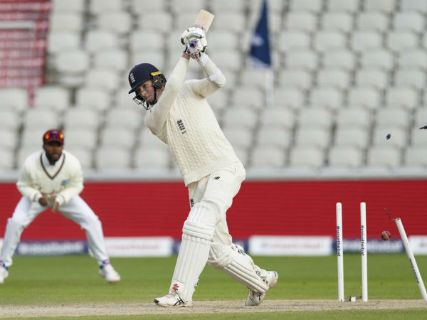 తొలి ఓవర్లోనే షాక్: తొలి ఓవర్లోనే షాక్: